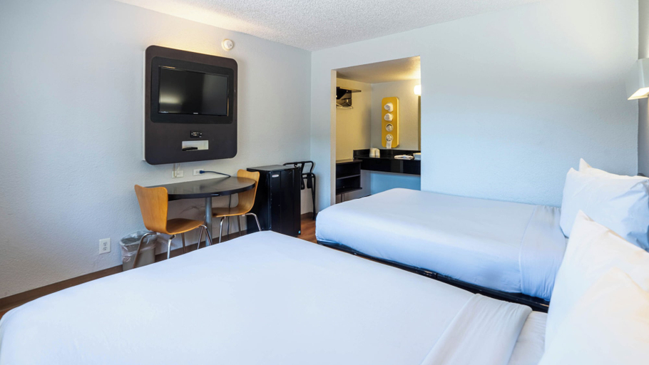 Bedroom 3, Motel 6 Pleasanton, CA, Alameda