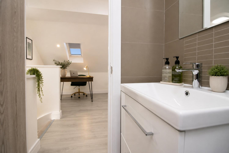 Bathroom 3, Cardiff Bloc by Prime Stays - Apartments & Group Stays, Cardiff