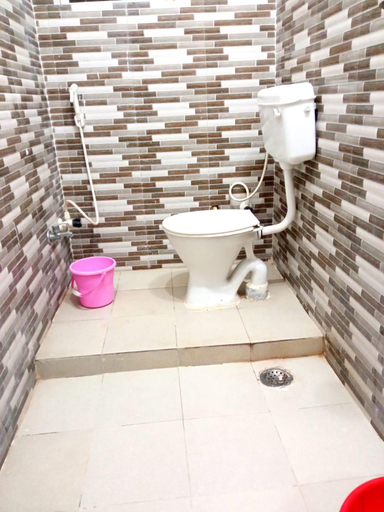 Bathroom 3, Hotel Vishal, Buxar