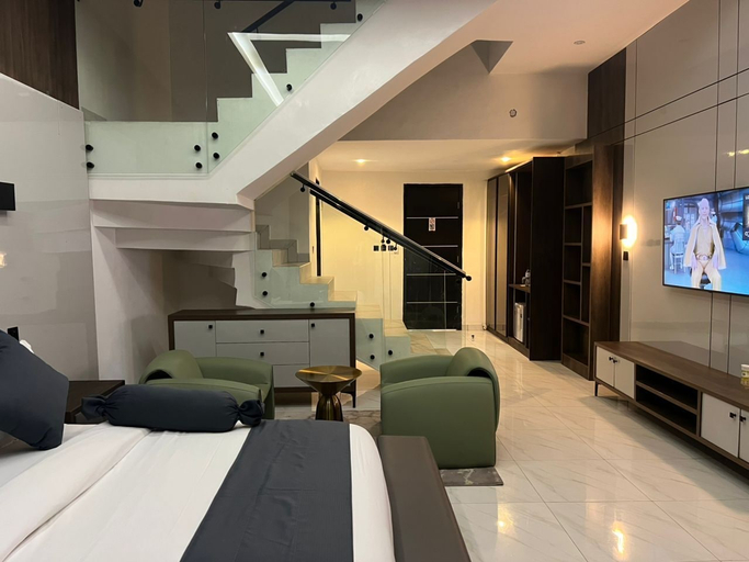 Room 4, Emilton Hotel, Mushin
