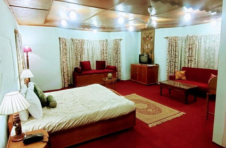 Bedroom 3, Aman Palace Hotel, Srinagar