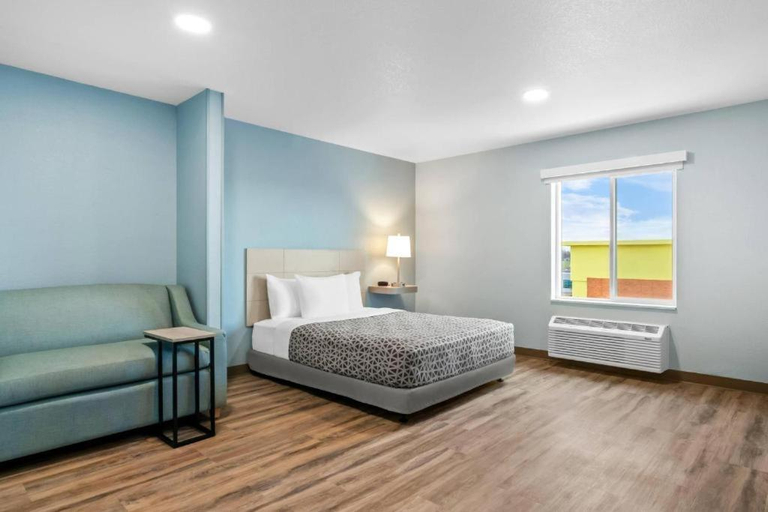 Bedroom 4, Woodspring Suites Rogers Bentonville, Benton