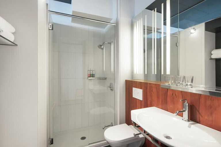 Bathroom 4, Hôtel Alt Quartier DIX30, Champlain