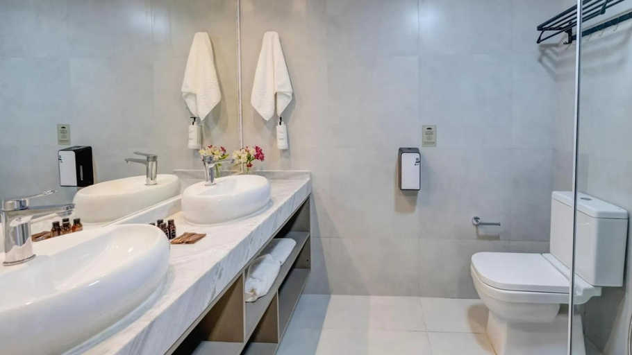 Bathroom 4, Gran Paradiso Campos do Jordão By Ventura Oficial, Campo Limpo Paulista