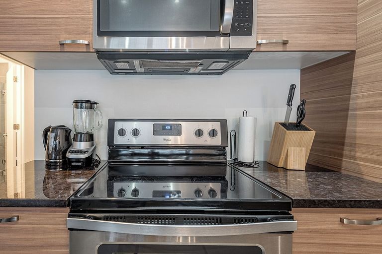 Private kitchen 3, LE PENNY LANE PAR DOJOSTAYS, Montréal