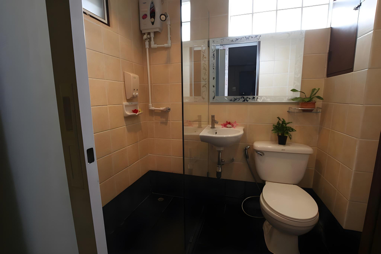 Bathroom, Plai And Herbs Suvarnabhumi Airport, Bang Phli