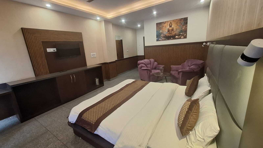 Room 4, Hotel Summer Nest - Bhagsu Waterfall, Kangra