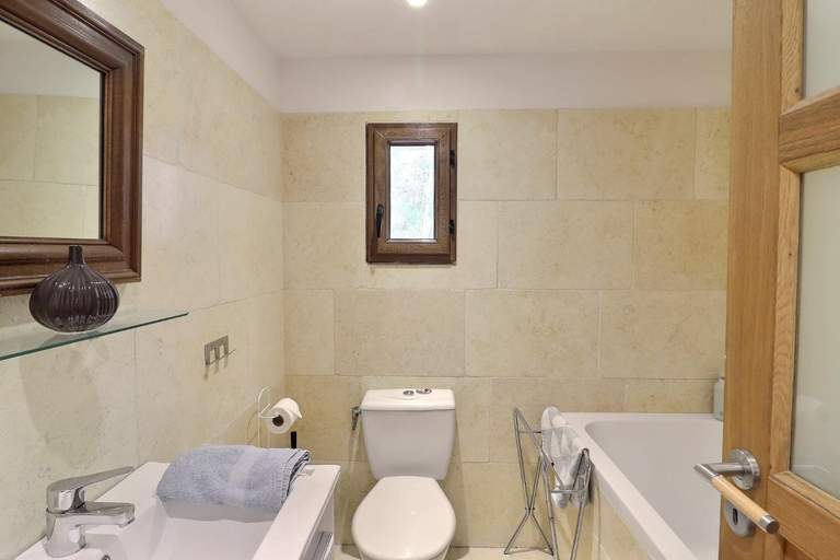 Bathroom 3, Villa Glycine -Mas de Joseph aux Baux de Provence, Bouches-du-Rhône