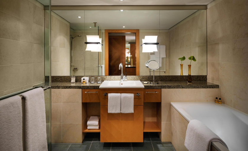 Bathroom 5, Hyatt Regency Mainz, Mainz