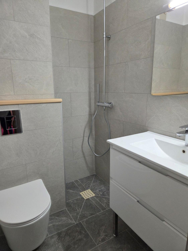Bathroom 3, Hotel Le Guilazur, Hautes-Alpes