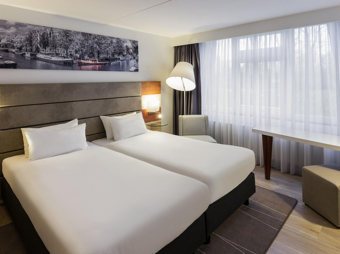 Bedroom 2, Mercure Hotel Amsterdam West, Amsterdam