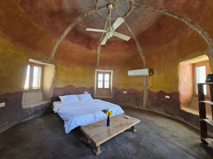 Bedroom, Kibbutz Lotan Eco-Campus