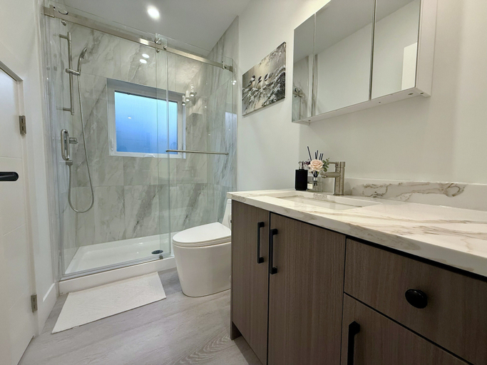 Bathroom 3, Vancouver Katherine 2BD 2BA Laneway Home, Greater Vancouver