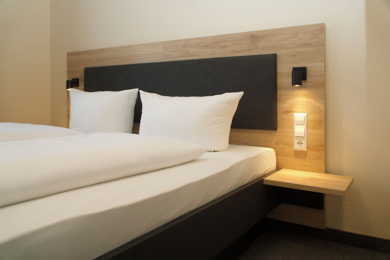Bedroom 4, Hotel & Tagungszentrum Blaubeuren, Alb-Donau-Kreis