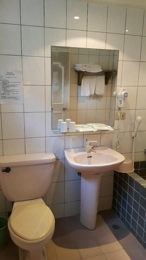 Bathroom 4, Empire Hotel, Taipei City