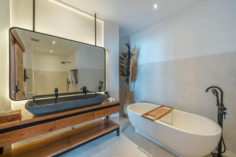 Bathroom, La Villa Ceningan, Klungkung