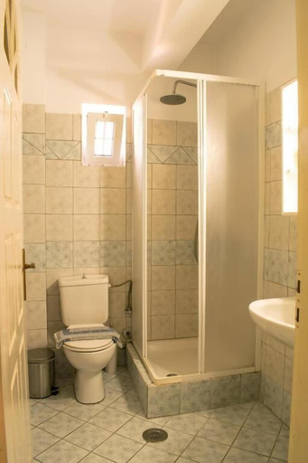 Bathroom, Chrisanthi Apartments, Epirus