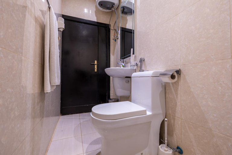 Bathroom 4, Al Muhaidb Al Takhassusi Abaqrino, Riyadh
