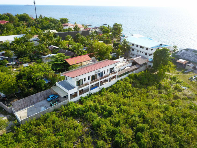 Public Area, UNCLE PANDA DIVING & LOUNGE, Moalboal