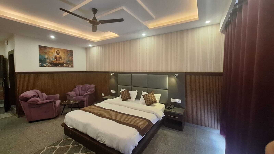Room 5, Hotel Summer Nest - Bhagsu Waterfall, Kangra