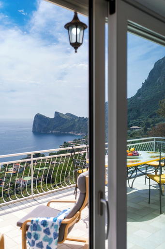 Outdoor dining 2, Belvedere apartament stunning sea view, Napoli