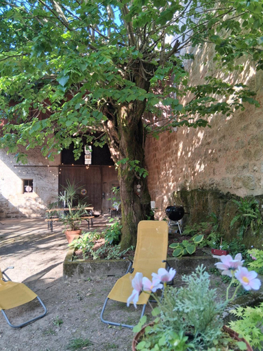 Others 4, Maison d'Orion, Gironde