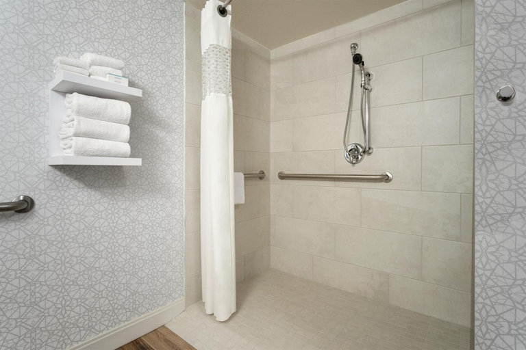 Bathroom, Hampton Inn Phoenix/Chandler, Maricopa