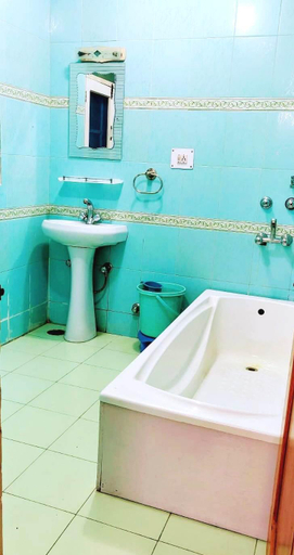 Bathroom 4, Aman Palace Hotel, Srinagar