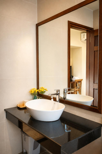 Bathroom 3, Soleil House, Huế