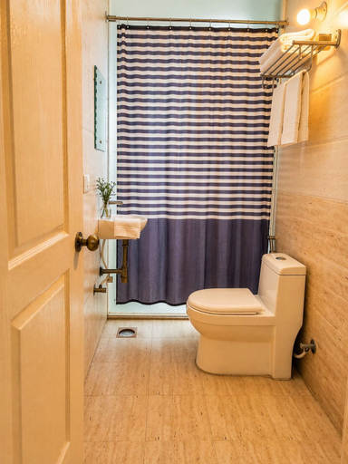 Bathroom 5, Maple Leaf Residency Homes Calangute, North Goa