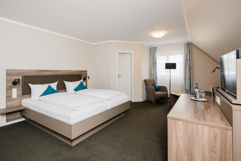 Bedroom 5, Hotel & Tagungszentrum Blaubeuren, Alb-Donau-Kreis