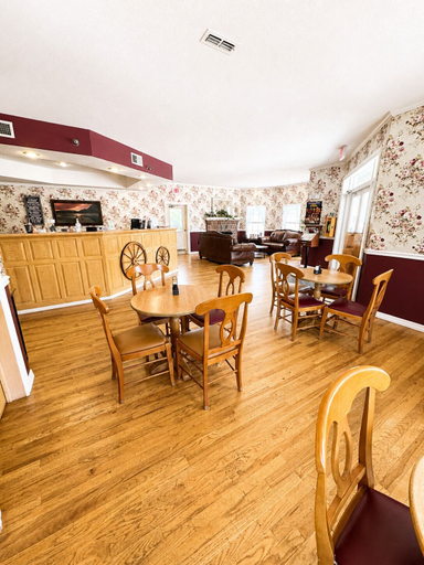 Others 5, Carriage House Inn, Taney
