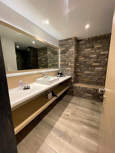 Bathroom 4, Punto MX, Mexico City