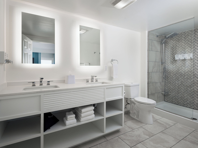 Bathroom 5, Ashworth by the Sea, Rockingham