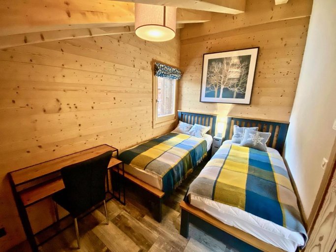 Bedroom 2, Le Nid du Corbeau, Monthey