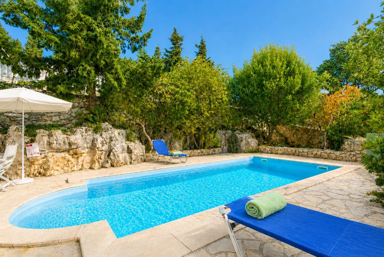 Sport & Beauty 2, Millers Cottage Large Private Pool AC WiFi, Ionian Islands