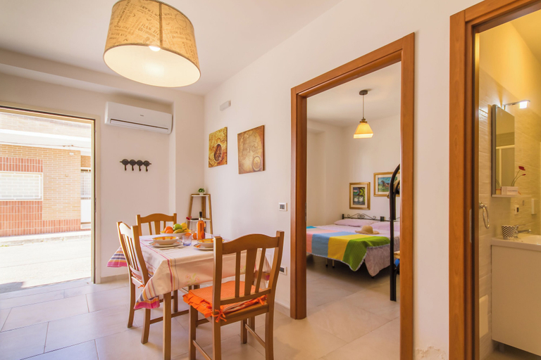Dining 4, Casa Lory 3 cozy and near the sea, Lecce