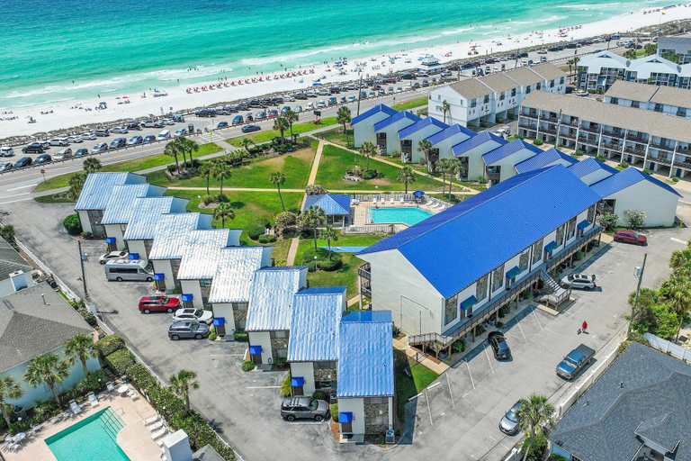 Exterior & Views 2, Blue Surf 2, Walton