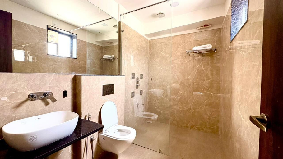 Bathroom 2, The Rainbow Villa, Udaipur