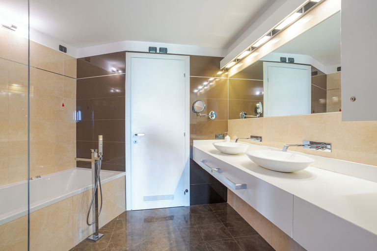 Bathroom 2, Sant' Andrea Deluxe, Como