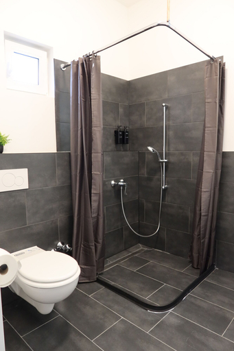 Bathroom 5, nurHotel, Stormarn