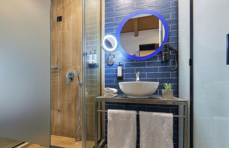 Bathroom 4, Infinity Blue Boutique Hotel & Spa - Adults Only, Crete