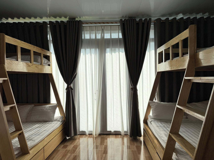 Room 3, Aquarius Garden, Gia Viễn