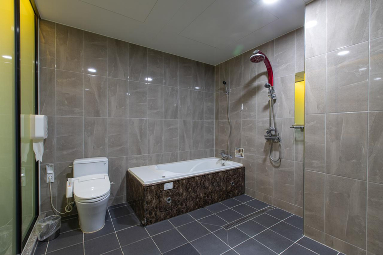 Bathroom 3, Incheon Pentastar Hotel, Gimpo