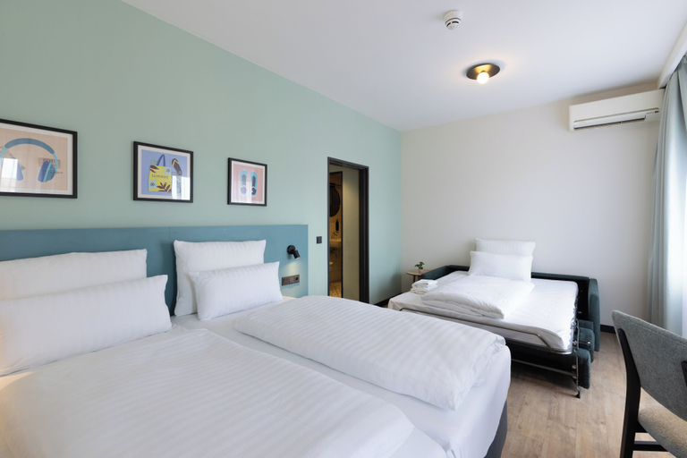 Bedroom 3, Hotel Continental Frankfurt, Frankfurt am Main