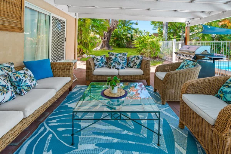 Others 3, Trinity Beach Family Getaway 4BR, Sleeps 10 - Pool, Cairns