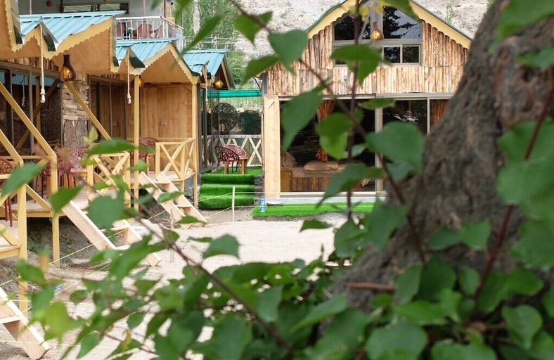 Terrace/patio 2, Ayash Resort, Northern Areas