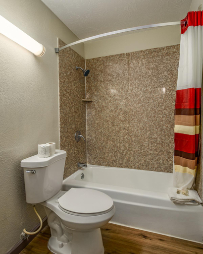 Bathroom 4, Baymont by Wyndham Socorro, Socorro