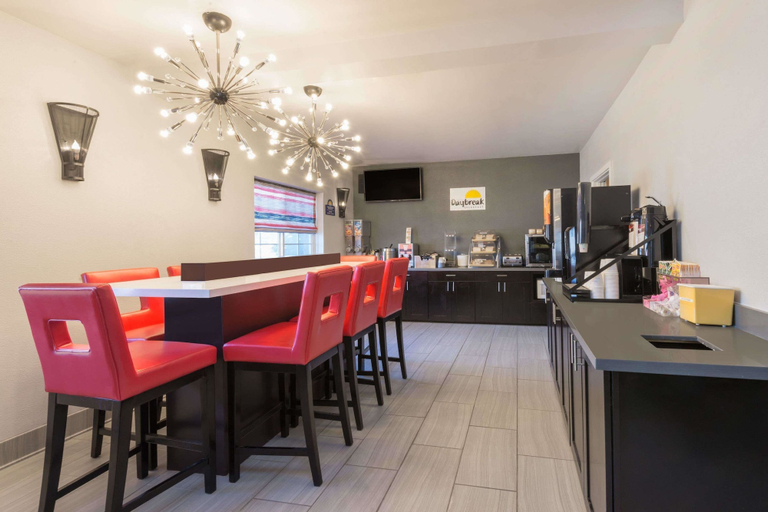Food & Drinks 5, Hotel 1550 - SFO Airport, San Mateo