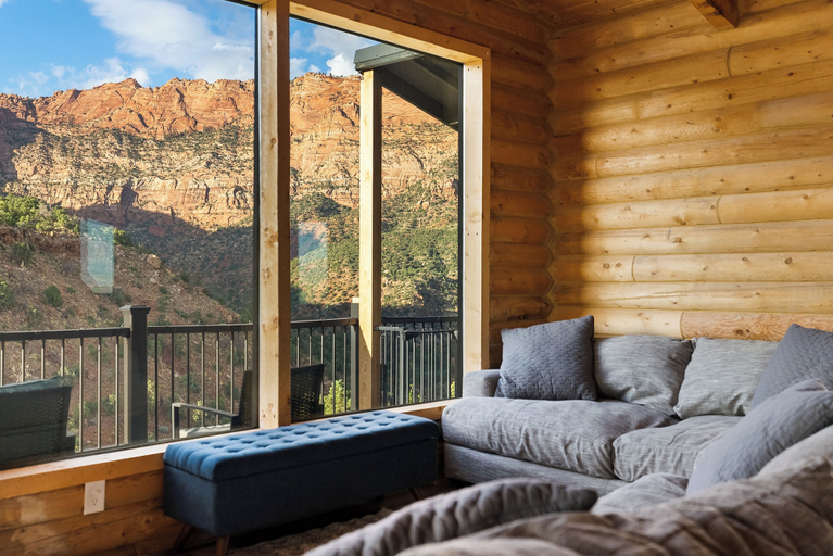 Living area 2, Elevation40Zion, Washington